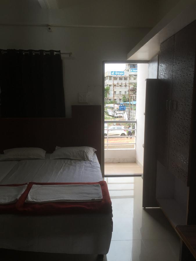 Joshi Yatri Niwas Hotel Kolhapur Eksteriør billede