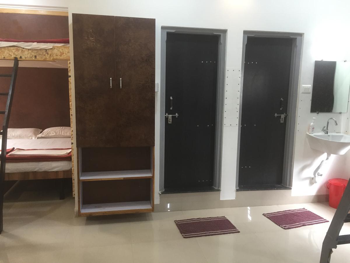 Joshi Yatri Niwas Hotel Kolhapur Eksteriør billede