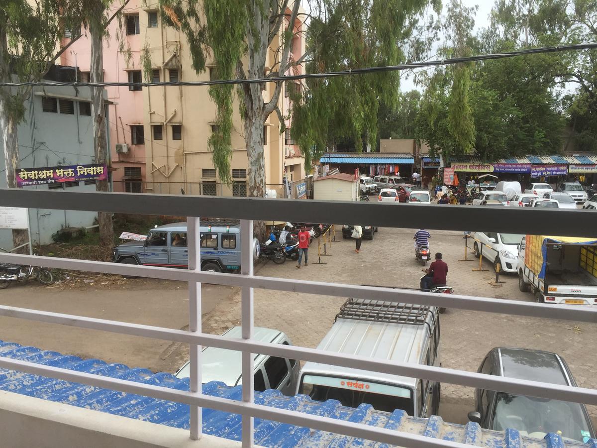 Joshi Yatri Niwas Hotel Kolhapur Eksteriør billede
